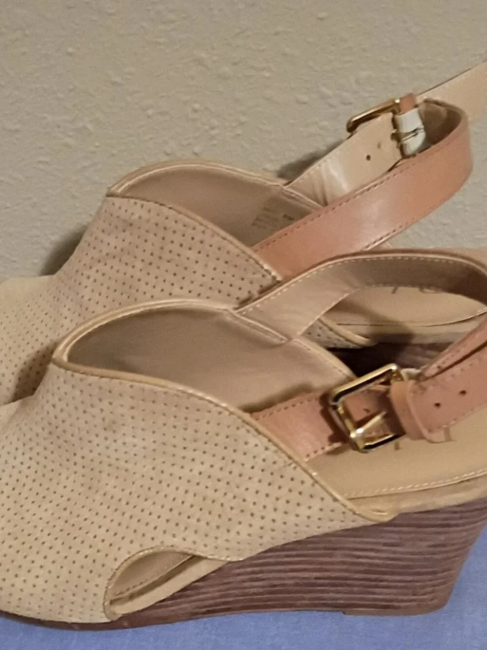 REBA Wedge Style shoes for women 9M Light brown